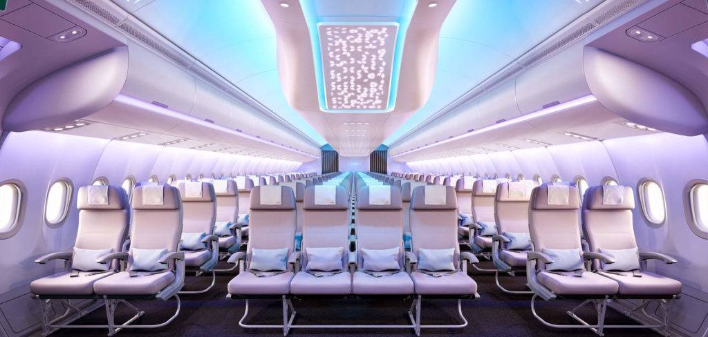The Airbus Airspace A330 cabin, a light and spacious aircraft cabin