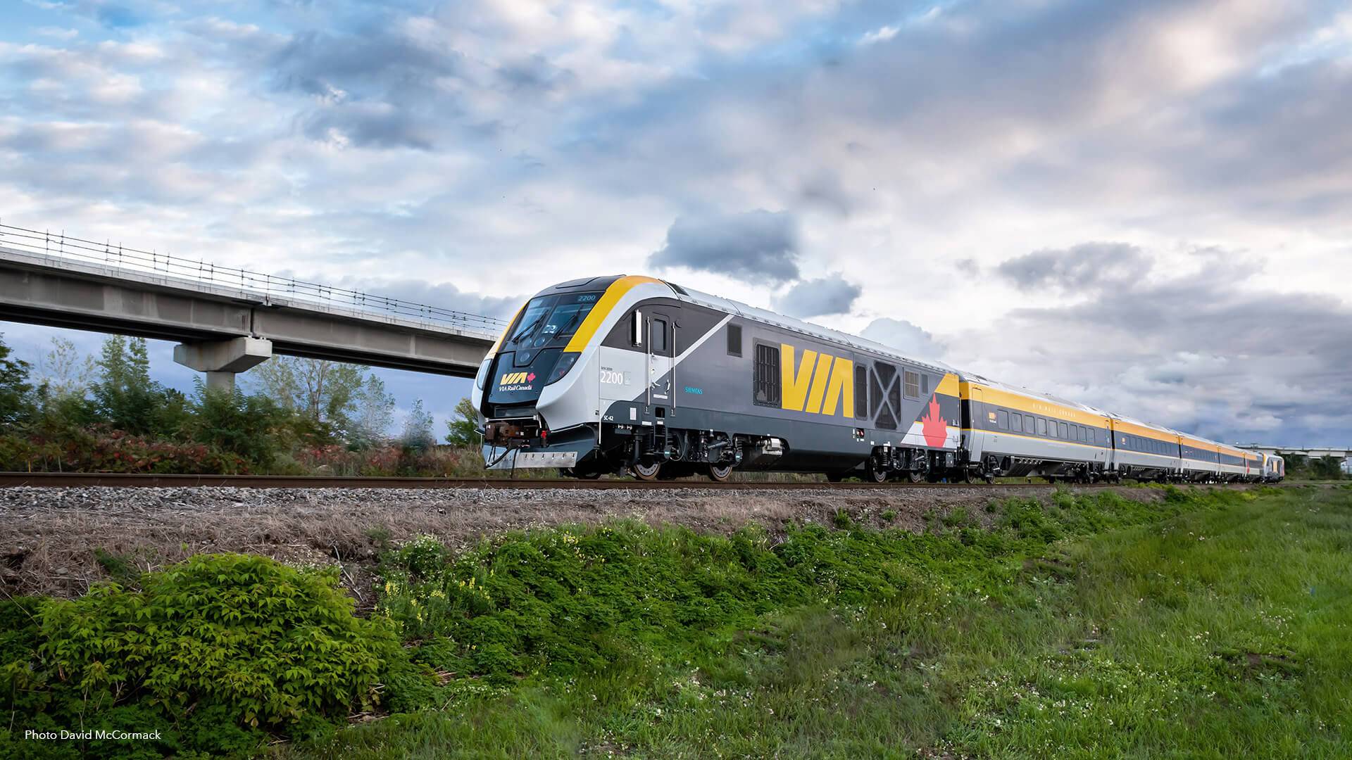 Exterior livery for VIA Rail's new train